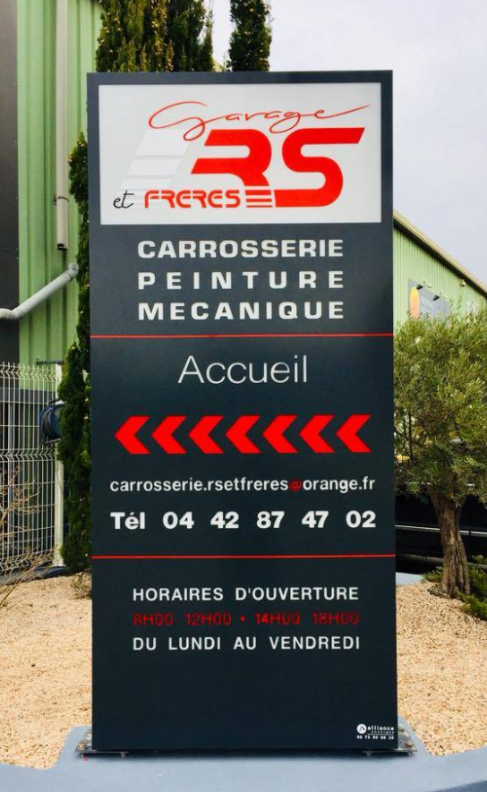 Fabrication de signalétique extérieur sur mesure en kakémono  à Velaux 