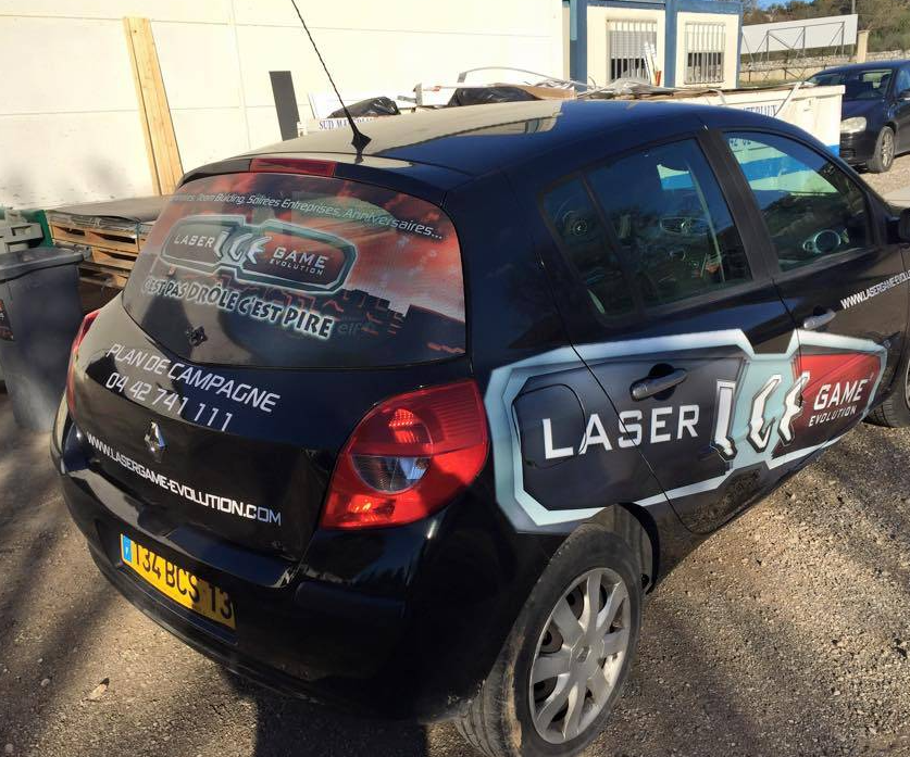 Semi covering publicitaire sur voiture de fonction à Salon de Provence