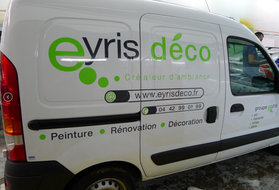 flocage de voiture pour communication d'un décorateur d'intérieur à Rousset 