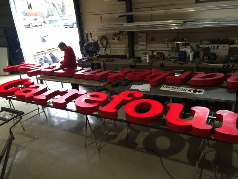 ENSEIGNES CARREFOUR   BOITIER PLEXIGLAS  ECLAIRAGE LED